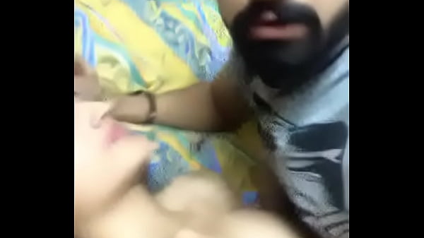 Bibir Desi Basah, Siap Digigit—rasanya Bikin Nagih.