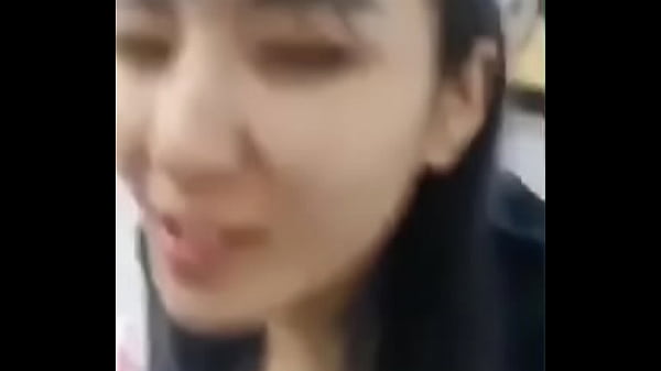 Mahasiswa Kampus Pada Malam Hari, Pake Baju Tipis, Badan Basah Keringetan Belajar Bareng.
