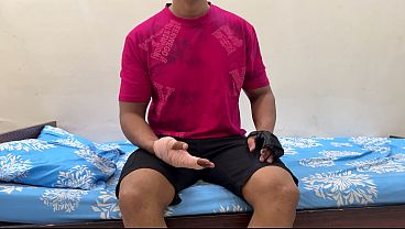 Ibu Tiri Bantu Anak Tiri Yang Luka Mandi, Lalu Goda Dia. Akhirnya Berujung Ngebul Di Kontolnya, Sebelum Digenjot Keras.
