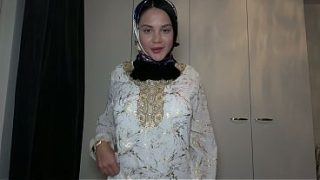 Pov – Ngentotin Adik Tiri Muslimah Berjilbab, Romantis Tapi Hot Banget