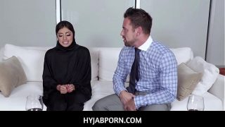 Gadis Arab Muda Digocok Mulut Lalu Naik Ke Atas, Nikmatin Tiap Gerakan.