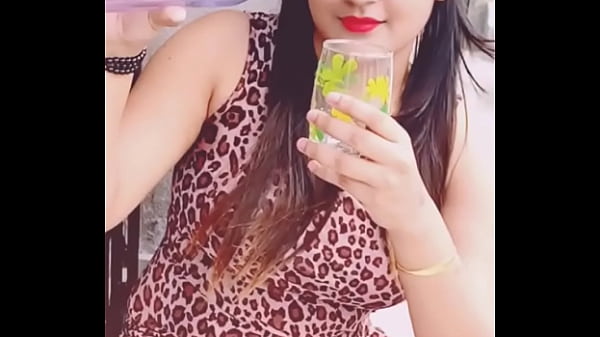Cewek India Gaya X, Siap Digoyang