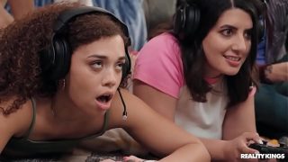 Mode Co-op Ngentube Buat Cewek Gamer / Raja-raja Kenyataan