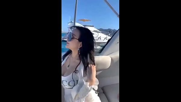 Cewek China, Keliatannya Sih Gitu, Tapi Bikin Makin Pengen