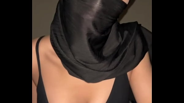 Tontotan Montok Arab Muslimah Berhijab Yang Bikin Liur Netes
