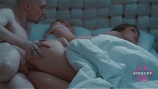 Bokep Step Dad Ngewe Step Daughter Jessie Ames Di Ranjang Bareng, Crot Dalem, Sementara Step Mom Nonton.