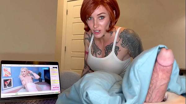 Nggak Sengaja Liat Ibu Tiri Pas Lu Lagi Coli Liat Adik Tiri Di Webcam.