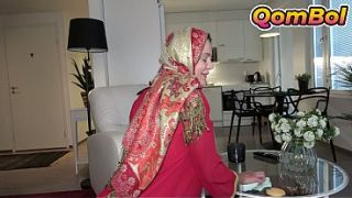 Ngentot Adik Tiri Hijabku Habis Dia Bersihin Rumah