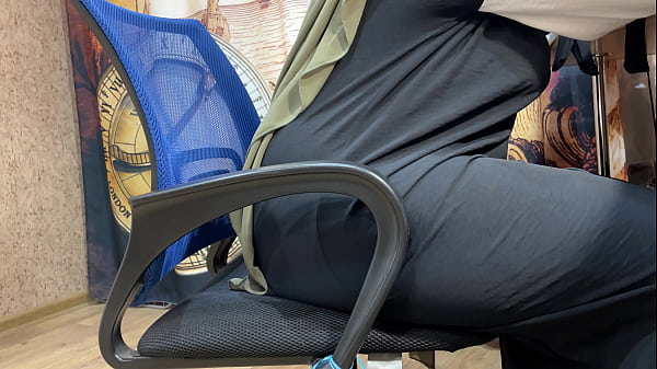 Wanita Arab Berjilbab Sibuk Mainin Memek Lewat Celana Dalam Sambil Kerja