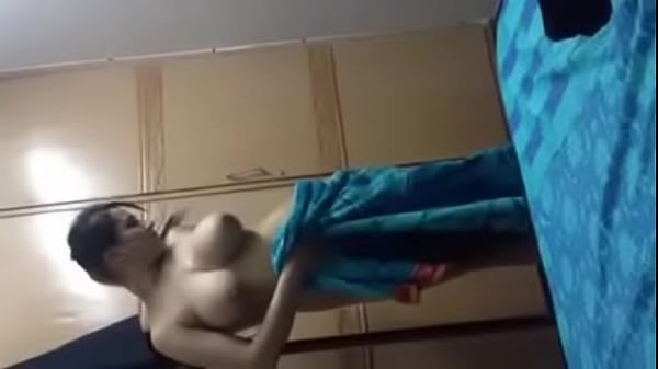 Bhabhi Mandi Selesai, Basah Kuyup, Siap Digoyang