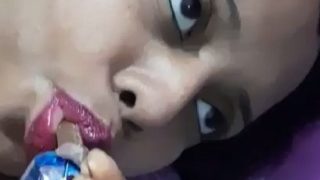 Nonton Video Entot Sambil Ngemil Coklat – Desi Randi Bugil