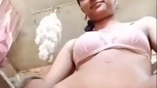 Nonton Video Mesum Bhabhi Seksi Sampai Banjir