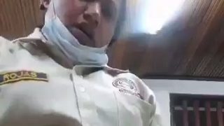 Petugas Cegah Corona Cewek Lagi Colmemek