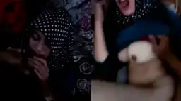 Viral! Ibu Guru Berjilbab Digebuk Murid Sampai Ngenes