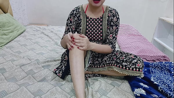 Saat Malam, Kakak Tiriku Sendirian Di Kamar. Aku Pun Masuk, Lalu Mengelus Tubuh Dan Memijat Bagian Sensitifku Di Depannya.