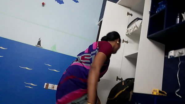 Desi Pembantu Baru Udah Siap Bikin Rumah Lo Makin Panas