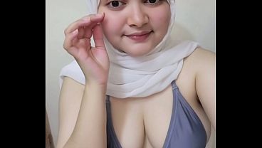 Awal-awal Nge-twerk Pake Hijab, Bikin Makin Basah.