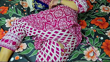 Ibu Tiri Celananya Robek, Anak Tiri Langsung Ngegas, Ngeganjelin Kontol Ke Memek Bundar Montok.