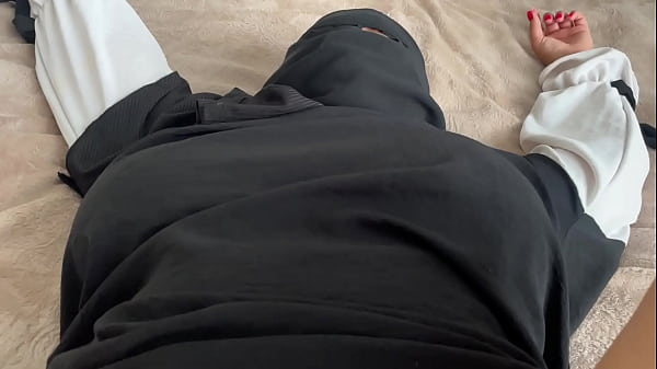 Pembantu Arab Bikin Kliennya Tegang Lihat Memek Sempit Dan Tetek Gede Yang Menggoda