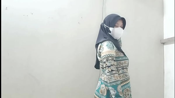 Ngentotin Istri Tetangga Sambil Suaminya Sibuk Cari Duit