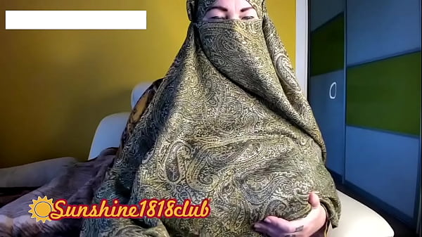 Turki Arab Milf Berhijab, Badan Gendut, Tetek Gede, Rekaman Webcam 10 November