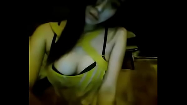Cewek Indonesia Lagi Horny Di Depan Kamera, Siap Dimainin.