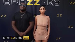 Brazzers – Violet Myers Pamer Lubang Belakang Ke Para Paparazi, Bikin Muncrat