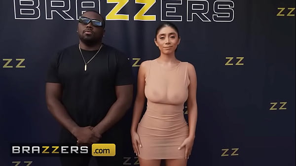 Brazzers – Violet Myers Pamer Lubang Belakang Ke Para Paparazi, Bikin Muncrat