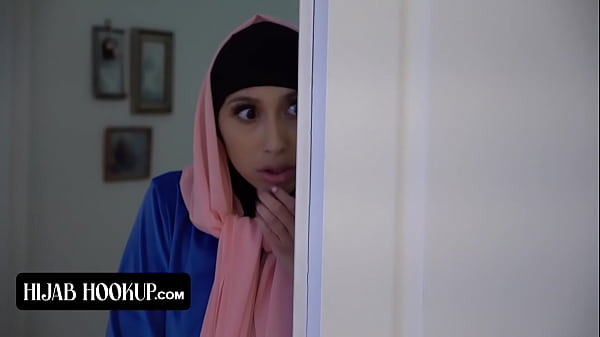 Bokep Cewek Cantik Berhijab Bodinya Aduhai, Memeknya Sempit Dijabanin Habis-habisan Sama Instruktur Bejat.