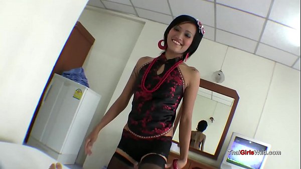 Bibir Mulus Thailand Ngebul Dan Ngentot Leher, Ngebor Mulut Kayak Mesin Porno.