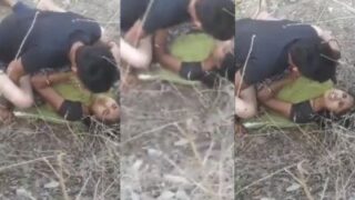 Cewek Minta Digebuk Di Luar Sambil Ditonton Temen-temennya Biar Makin Basah Dan Panas.