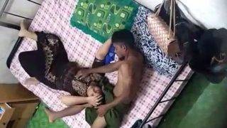 Desi Emak-emak Hot Digrebek Lagi Seru-seruan Sama Anak Kuliahan