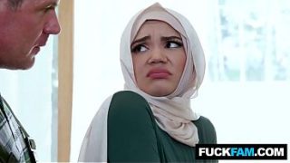 Ngentot Pertama Si Hijabi Imut Sama Tukang Ledeng Naudi Nala, Jason Sarcinelli—basah, Bejat, Dan Bikin Makin Pengen.