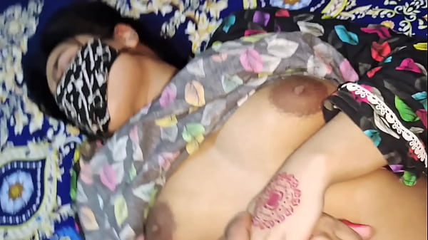 Ibu Tiriku Ngajarin Aku Soal Seks, Ngomong Kotor Bahasa Hindi, Erangan Liar, Ngewe Brutal.