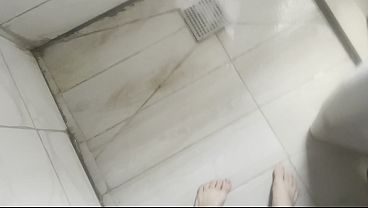 Aku Nemu Benda Aneh Di Kamar Ibu Tiri Arabku, Bikin Dia Coba Kontol Beneran.