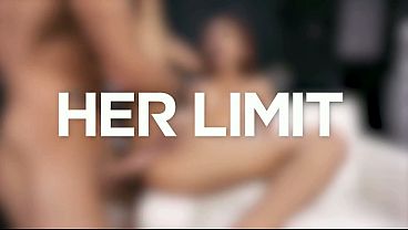 Cewek Asia Langsing Pake Lingerie Pink… Diminyaki Dan Dientot Keras Di Lubang Belakang.