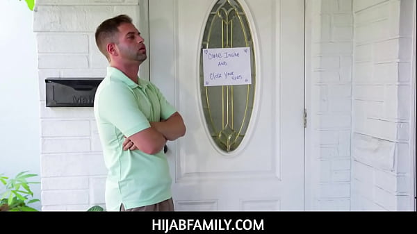 Hijabfamily – Pantat Arab Ngewe Anal Mulus Banget!
