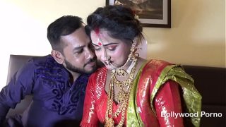 Pengantin Baru India, Sudipa, Malam Pertama Ngentot Keras Sampai Crott Di Dalam – Suara Hindi